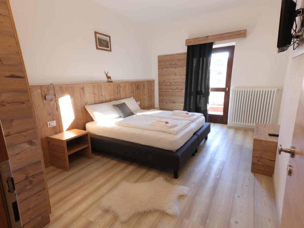 Hotel Alla Rocca Varena Exteriér fotografie