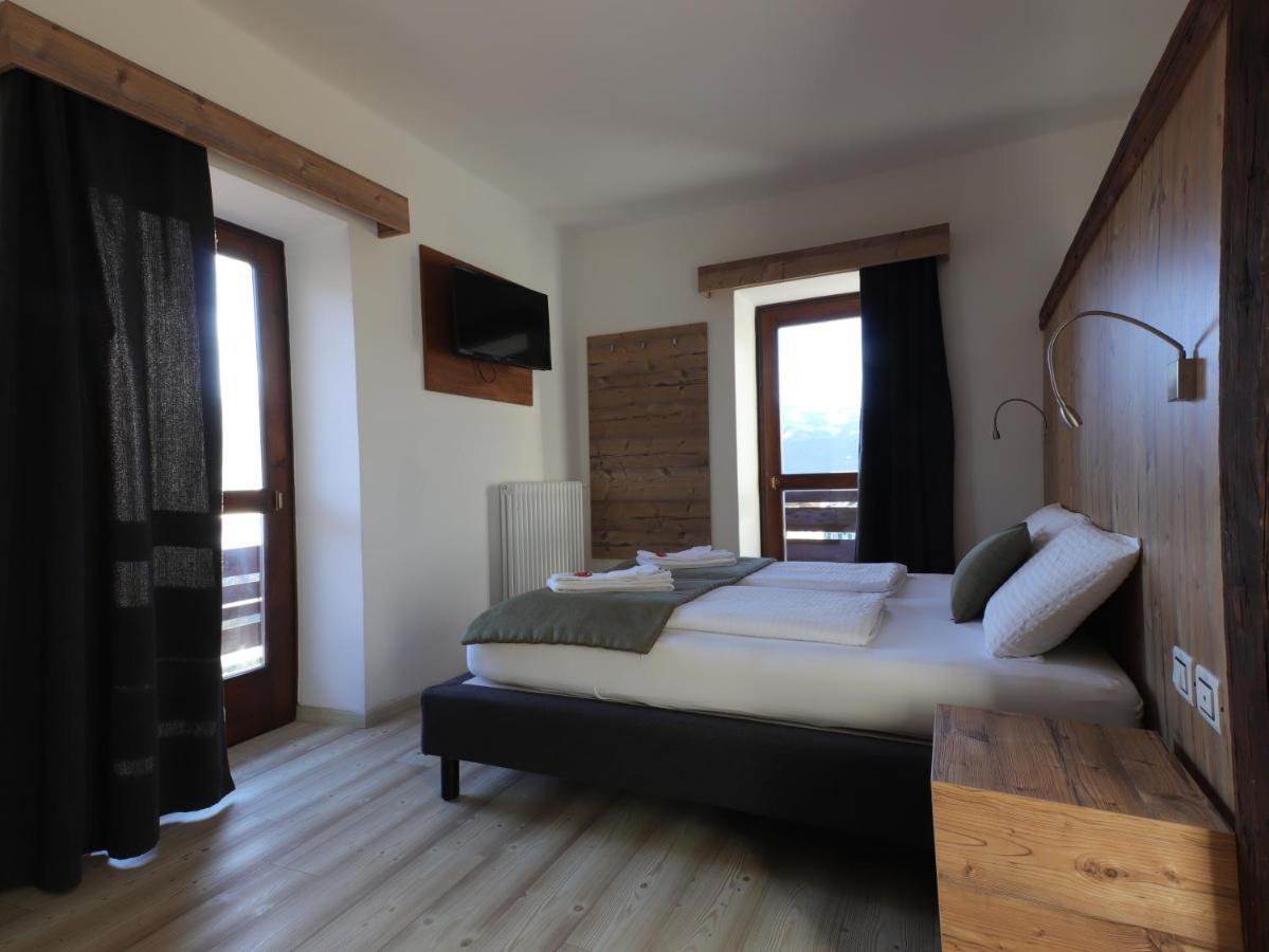 Hotel Alla Rocca Varena Exteriér fotografie