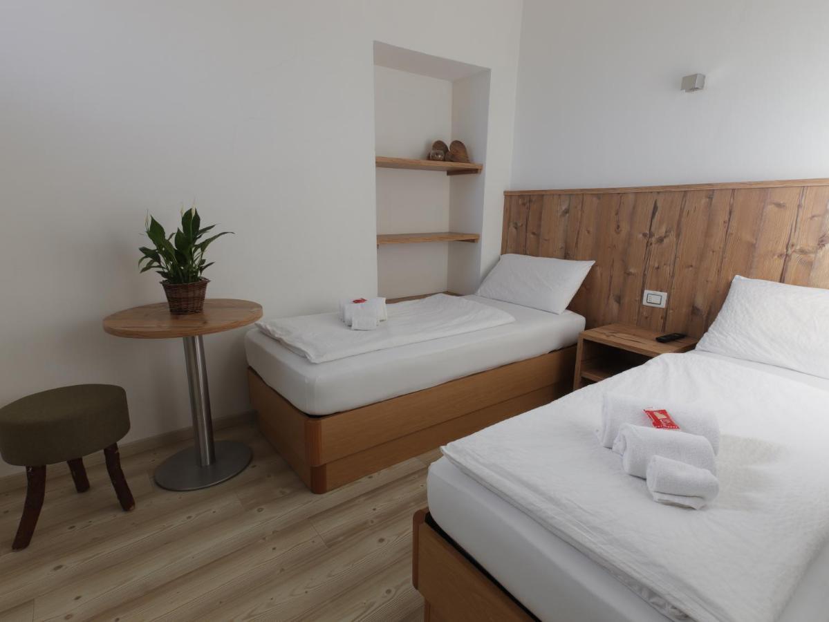 Hotel Alla Rocca Varena Exteriér fotografie