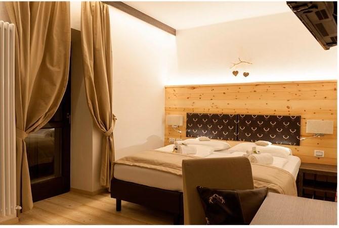 Hotel Alla Rocca Varena Exteriér fotografie