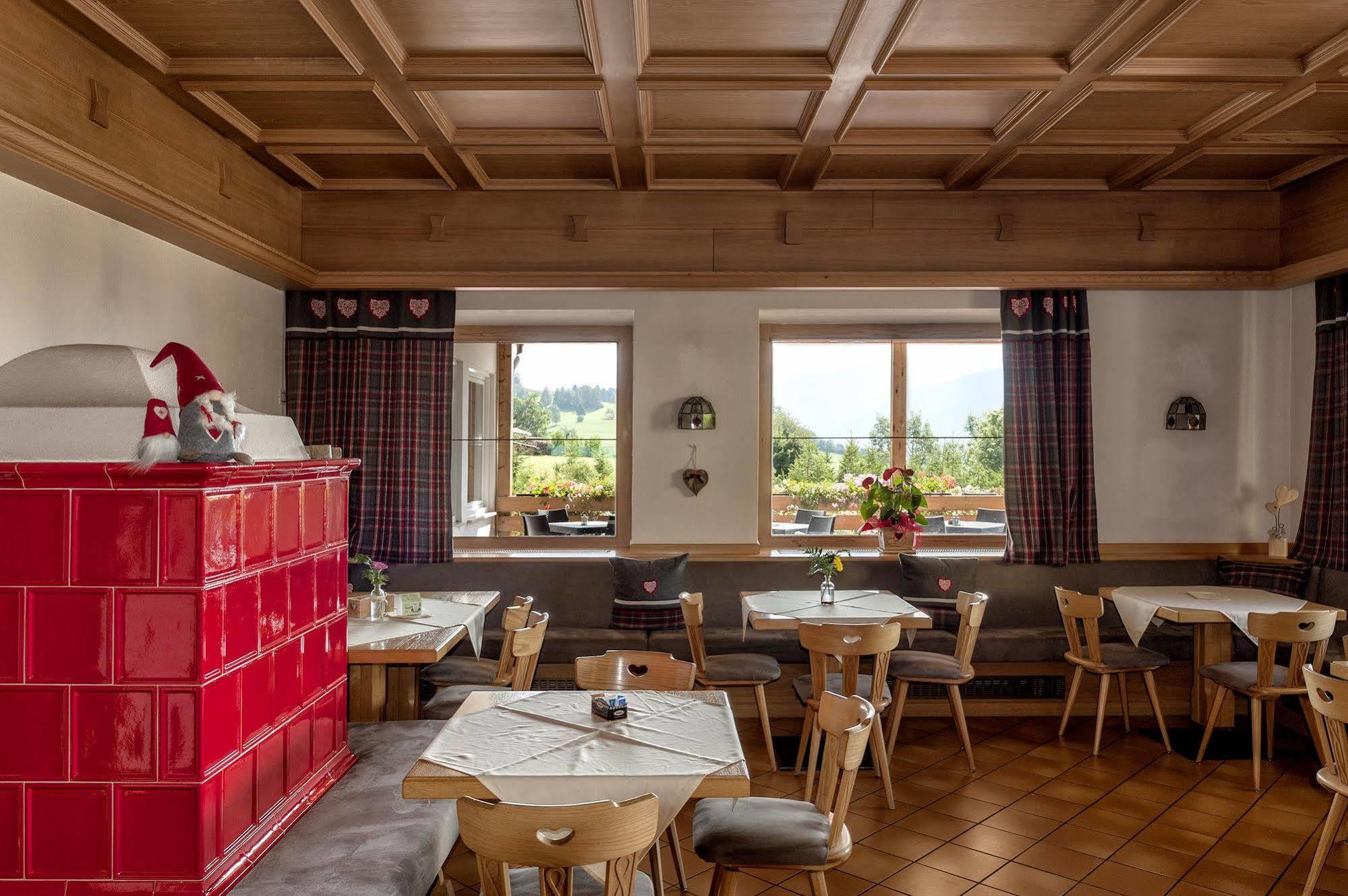 Hotel Alla Rocca Varena Exteriér fotografie